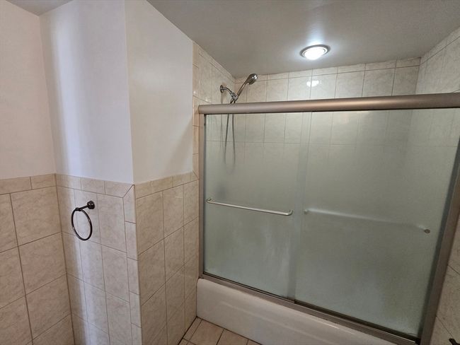 APT-3 - 17 Skyline Dr, Condo with 2 bedrooms, 2 bathrooms and 2 parking in Braintree MA | Image 14