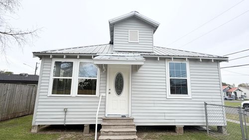 1015 Lafourche Dr, Thibodaux, LA, 70301-2533 | Card Image