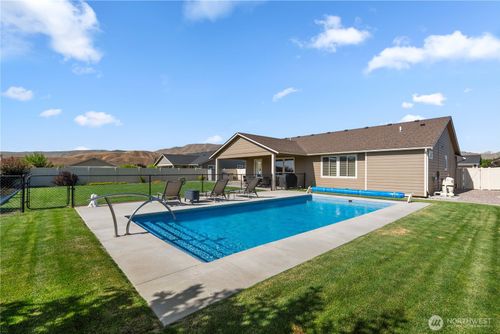 87 Sarah Dr, Wenatchee, WA, 98801-8430 | Card Image