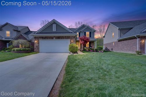 28622 Oakmonte Cir W, New Hudson, MI, 48165-8046 | Card Image
