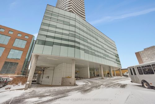 806-485 Richmond Road, Carlingwood - Westboro and Area, ON, K2A3W9 | Card Image