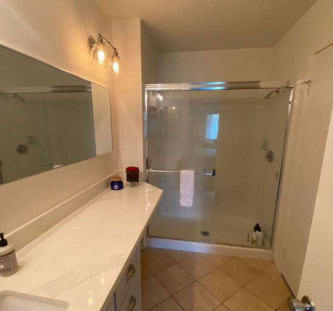 Guest bath #2 | Image 12