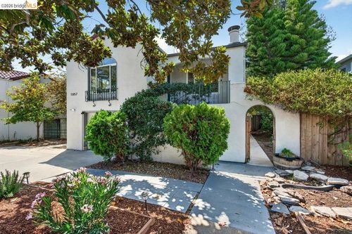 1057 Tuolumne St, Vallejo, CA, 94590-4630 | Card Image