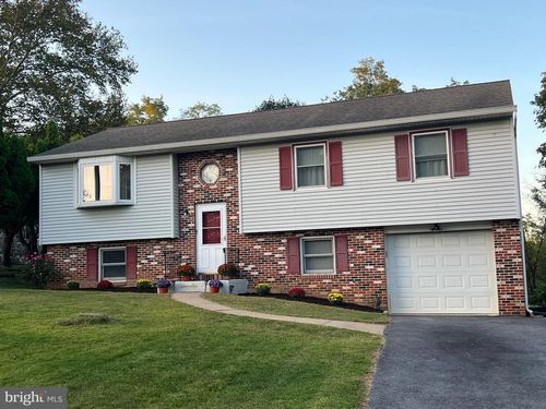 755 William Penn Blvd, WOMELSDORF, PA, 19567-1015 | Card Image