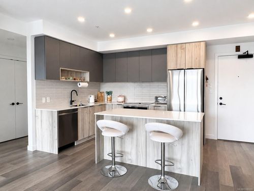 311-3564B Ryder Hesjedal Way, Colwood, BC, V9C0V4 | Card Image