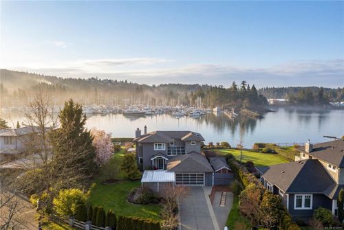 10680 Blue Heron Rd, North Saanich, BC, V8L5S6 | Card Image