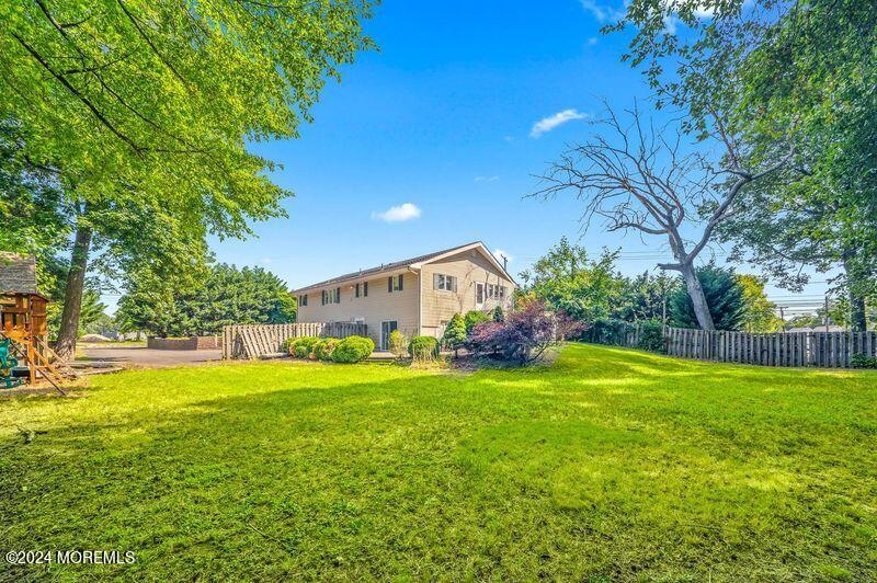 Munro Ave, Hazlet Township, NJ 07734