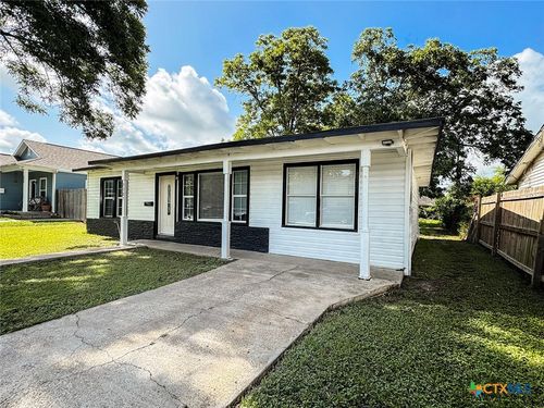 3007 Meadowlane St, Victoria, TX, 77901-1760 | Card Image