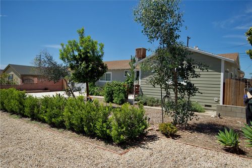 10008 Geneva Ave, Montclair, CA, 91763-3207 | Card Image