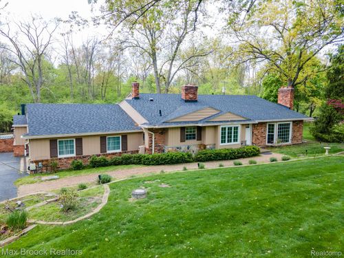 25461 Tweed Dr, Franklin, MI, 48025-2317 | Card Image