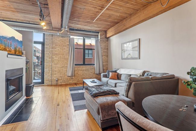 APT-207 - 2911 N Western Ave, Condo with 2 bedrooms, 2 bathrooms and 1 parking in CHICAGO IL | Image 6