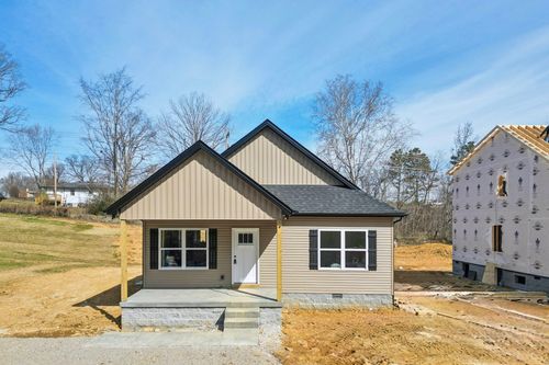 1118 W 1st St, Dickson, TN, 37055-1158 | Card Image