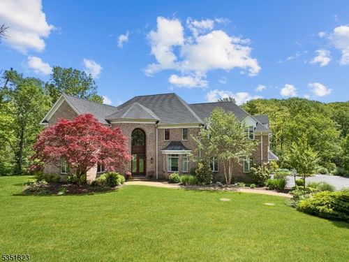 2 Deer Hill Rd, Chester, NJ, 07930-3125 | Card Image