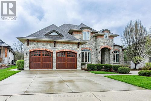 17 Sir Adam Beck Rd, Stratford, ON, N5A8B8 | Card Image