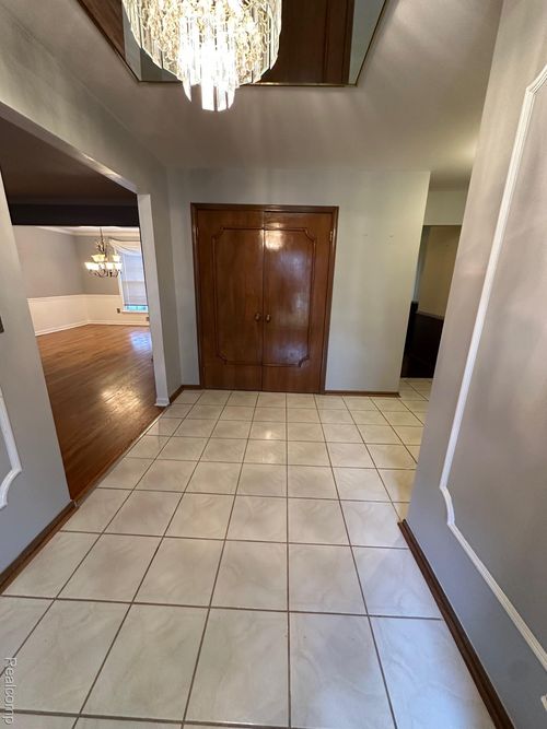 16960 Pennsylvania St, Southfield, MI, 48075-2909 | Card Image