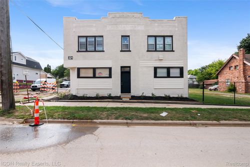 221 Baldwin Ave, Pontiac, MI, 48342-1301 | Card Image