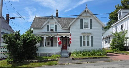 15 Prince St, Pictou, NS, B0K1H0 | Card Image