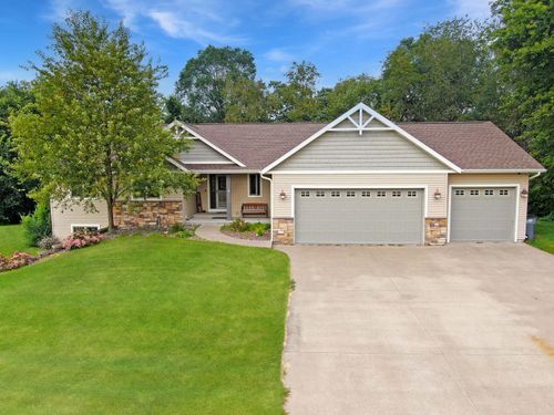 7954 Country Ave, Holmen, WI, 54636-9472 | Card Image