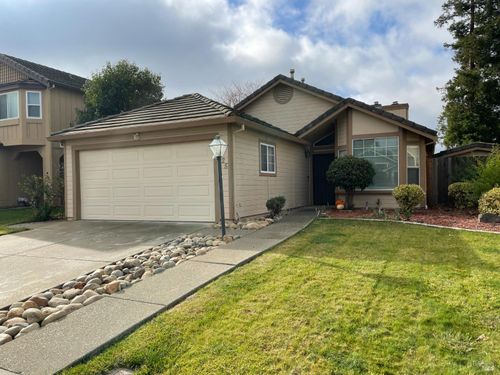 325 Robin Cir, Vacaville, CA, 95687-7206 | Card Image