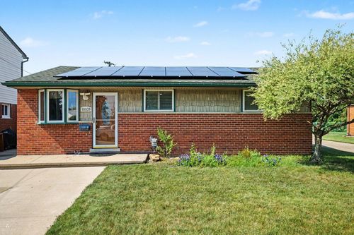 18039 Summer Elm Dr, Utica, MI, 48315 | Card Image