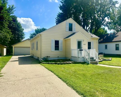 1612 East Ave, Worthington, MN, 56187-2579 | Card Image