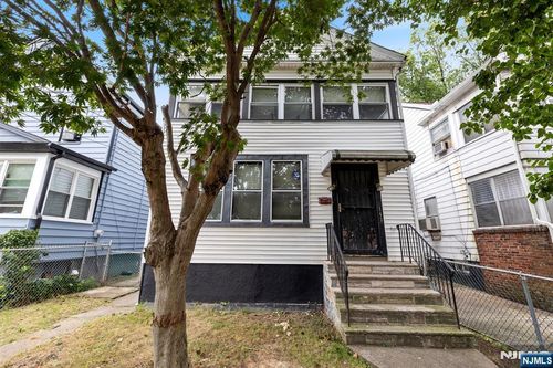 143 Smith St, Newark, NJ, 07106-1109 | Card Image