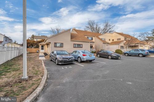 18 Chiswick Dr, LINDENWOLD, NJ, 08021-6702 | Card Image