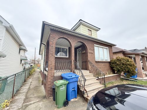 1102 Langlois Ave, Windsor, ON, N9A2H5 | Card Image