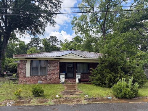 1800 Logan Street, Arkadelphia, AR, 71923 | Card Image