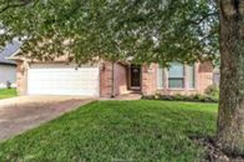 2324 Kendal Green Cir, College Station, TX, 77845-4840 | Card Image