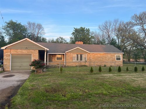 220 S Wyandotte, Locust Grove, OK, 74352-5246 | Card Image