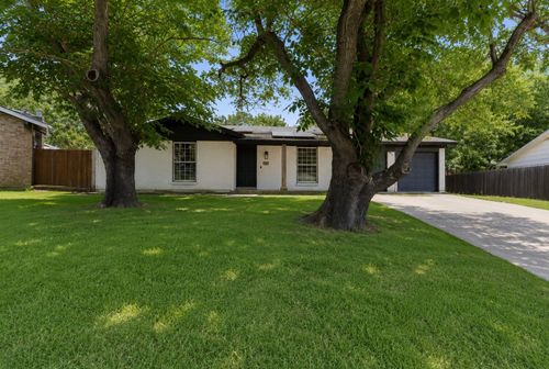 714 S Deerfield Cir, Arlington, TX, 76015-3613 | Card Image