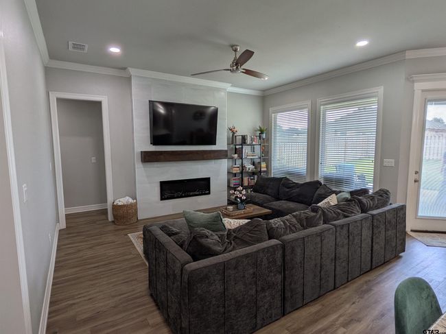 1808 Forestdale Blvd, House other with 4 bedrooms, 2 bathrooms and null parking in Whitehouse TX | Image 9