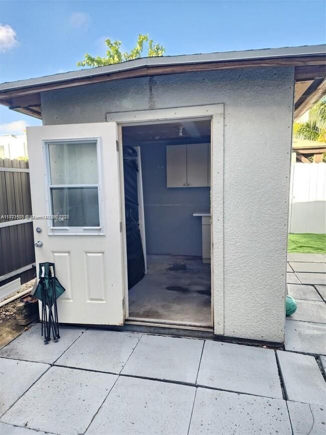 857 W 79 Th Pl, House other with 3 bedrooms, 4 bathrooms and null parking in Hialeah FL | Image 12