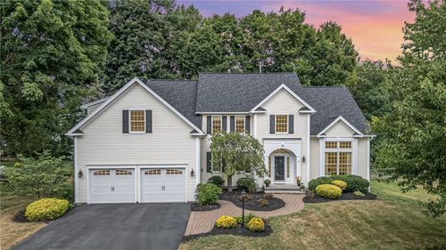 10 Loch Loyal Ct, Penfield, NY, 14526-9567 | Card Image