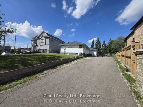 2 Inder Heights Dr, Brampton, ON, L6Z3M4 | Card Image