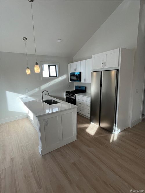 1535 Meyers Ave, Hazel Park, MI, 48030-2183 | Card Image