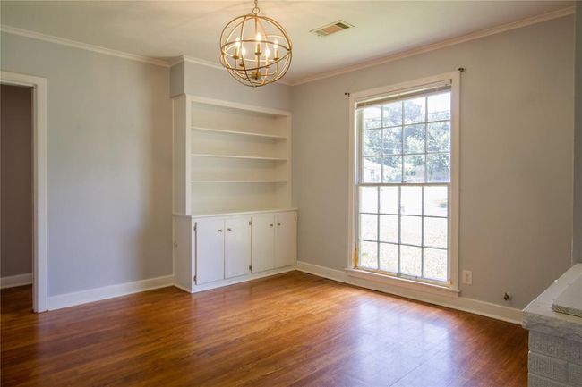 711 E Sixth St, House other with 3 bedrooms, 2 bathrooms and 3 parking in Brenham TX | Image 6