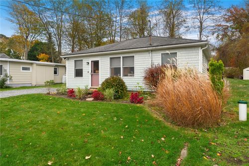 63 Buoy St, Jamestown, RI, 02835-3017 | Card Image