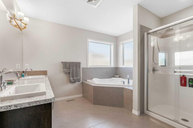 14 Walden Grove Se, Home with 3 bedrooms, 2 bathrooms and 4 parking in Calgary AB | Image 28