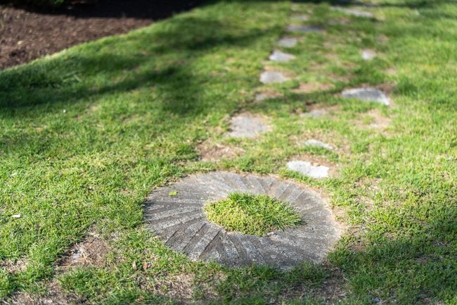 Detailed walkway to the front porch. | Image 63