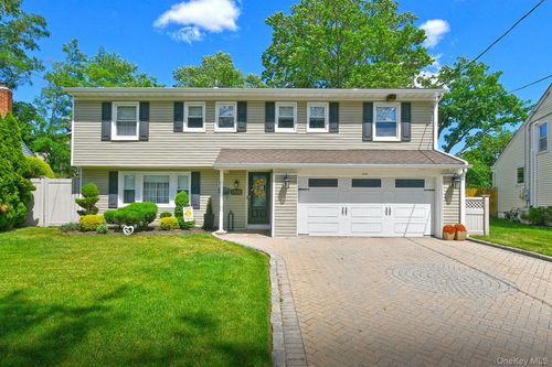 2432 Kayron Lane, Hempstead, NY, 11710 | Card Image