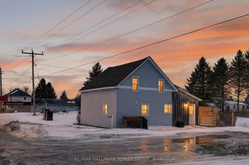 633 Russell Rd, Hammond, ON, K0A2A0 | Card Image