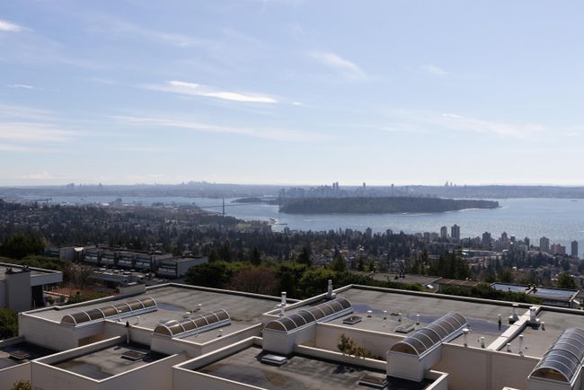 203 - 2274 Folkestone Way, Condo with 2 bedrooms, 1 bathrooms and 2 parking in West Vancouver BC | Image 34