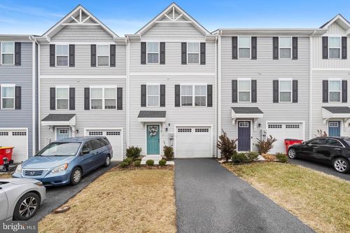 152 Ogunquit Dr, MARTINSBURG, WV, 25403-1823 | Card Image