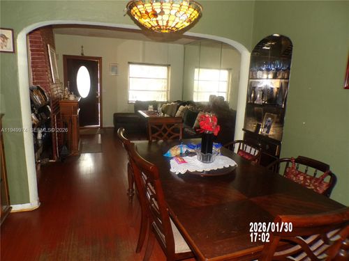 424 Ne 72nd St, Miami, FL, 33138-5018 | Card Image