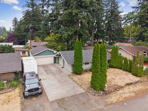 609 Se 137th Ave, Portland, OR, 97233 | Card Image