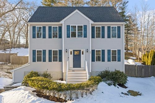 29 Arnold Rd, Weymouth, MA, 02191-1333 | Card Image