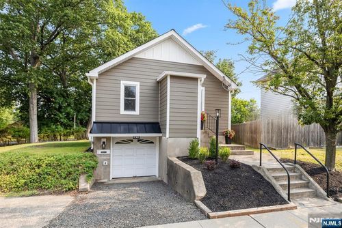 15 Lackawanna Ave, Woodland Park, NJ, 07424-2506 | Card Image