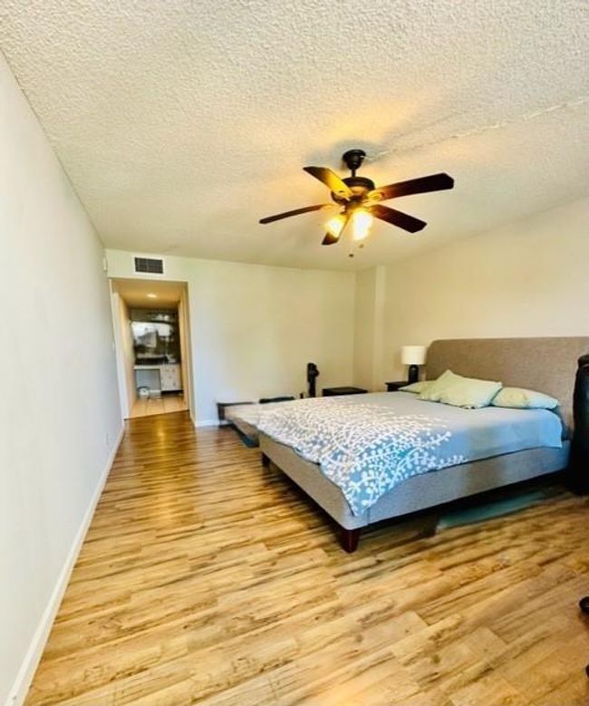 APT-212 - 1150 Hillsboro Mile, Condo with 2 bedrooms, 2 bathrooms and null parking in Hillsboro Beach FL | Image 19